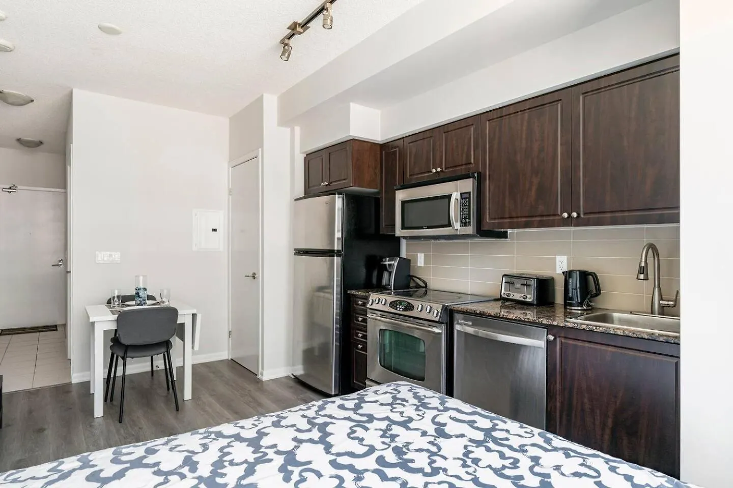 Luxury Cn Tower Suites - Save On Monthly Stays Toronto Canadá